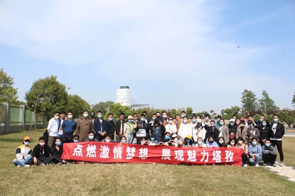 四月春暖花開(kāi)，集體出來(lái)嗨~